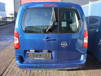 2021-opel-combo-1404546-44910340