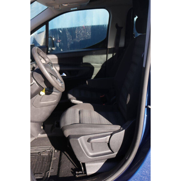 2021 أوبل COMBO-44910350