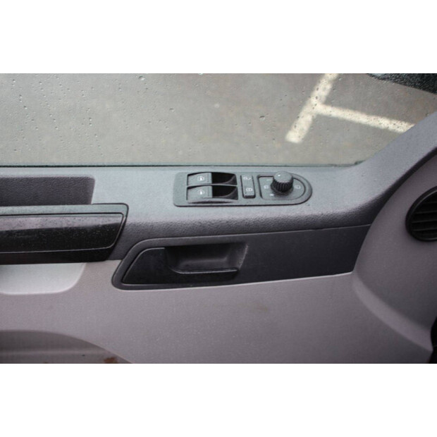 2014 Volkswagen Transporter DOUBLECAB-44910499