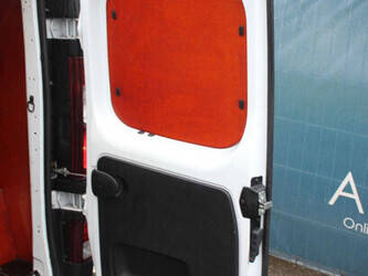 2018-renault-trafic-1404550-44910532