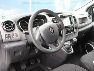 2018-renault-trafic-1404550-44910550