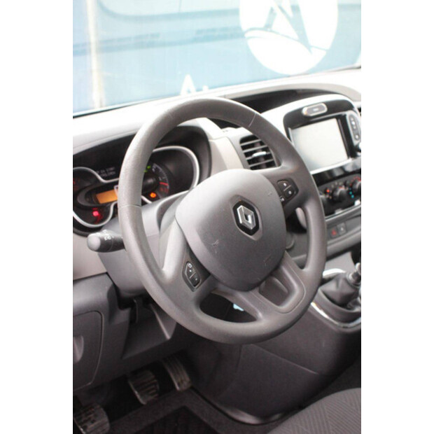 2018 Renault Trafic-44910551