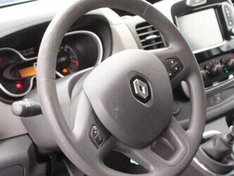 2018-renault-trafic-1404550-44910551