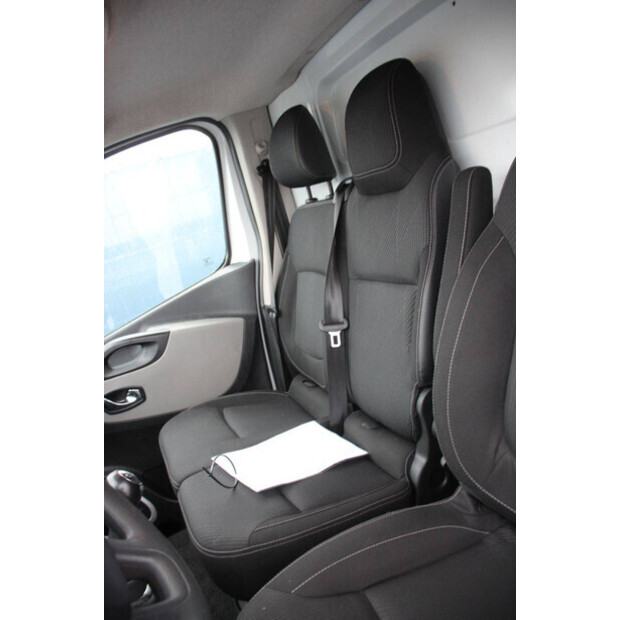 2018 Renault Trafic-44910553