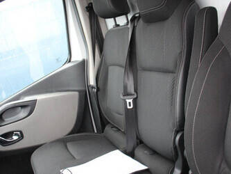 2018-renault-trafic-1404550-44910553