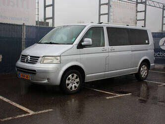 2009-volkswagen-transporter-1404551-44910569