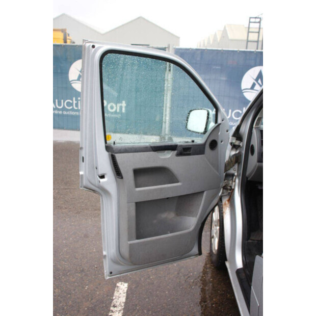 2009 Volkswagen Transporter-44910581