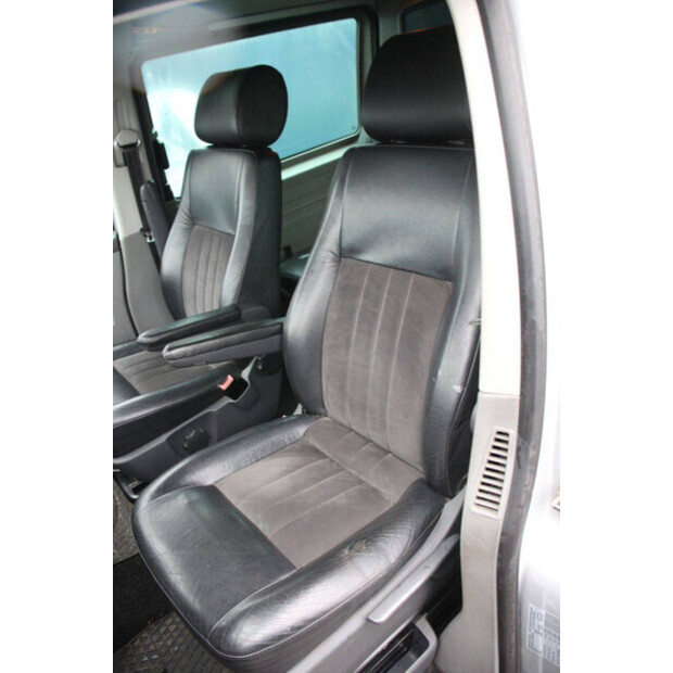 2009 Volkswagen Transporter-44910583