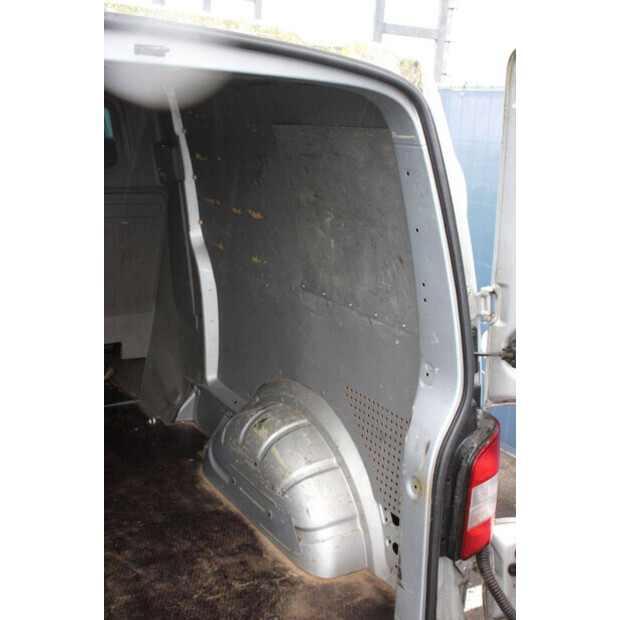 2009 Volkswagen Transporter-44910591