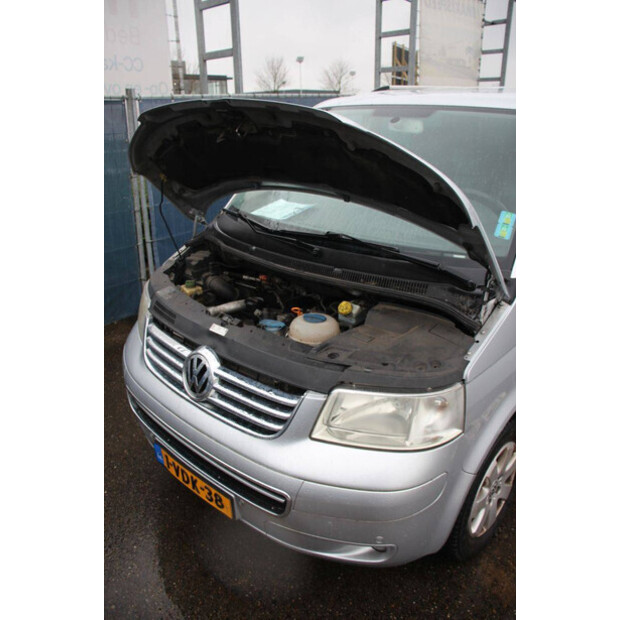 2009 Volkswagen Transporter-44910592