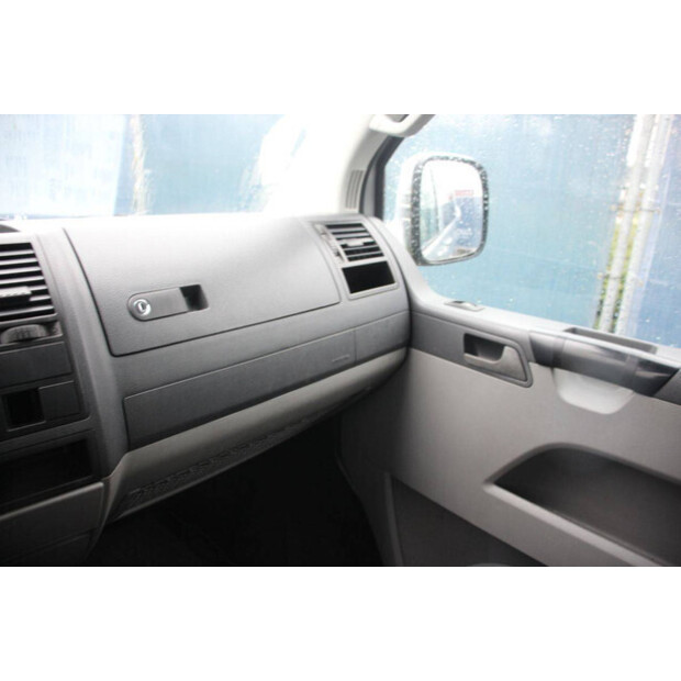 2009 Volkswagen Transporter-44910602