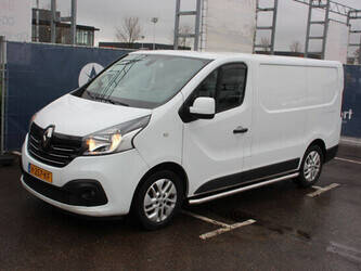 2017-renault-trafic-1404556-44910790