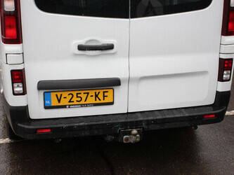 2017-renault-trafic-1404556-44910797