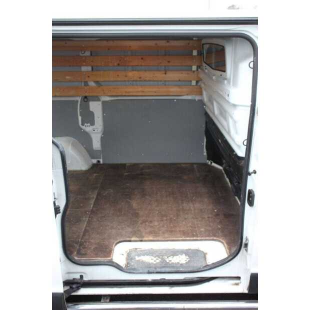 2017 Renault Trafic-44910806