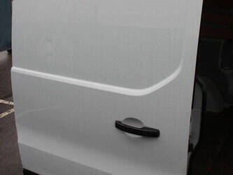 2017-renault-trafic-1404556-44910807