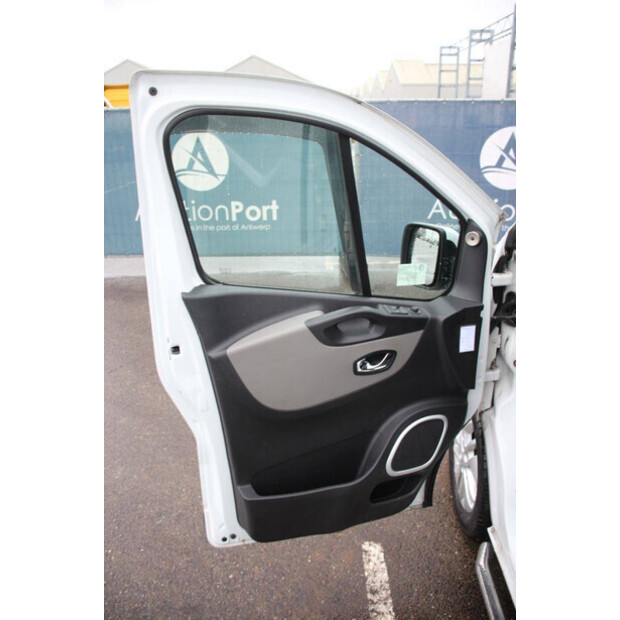 2017 Renault Trafic-44910810