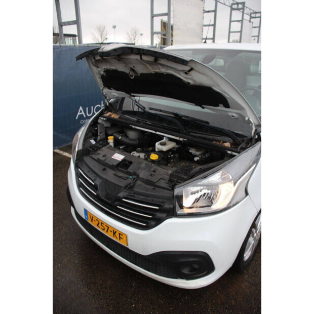 2017 Renault Trafic-44910811