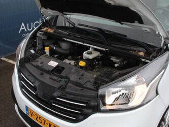 2017-renault-trafic-1404556-44910811