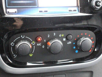 2017-renault-trafic-1404556-44910822