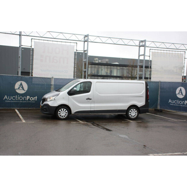 2018 Renault Trafic-44910827