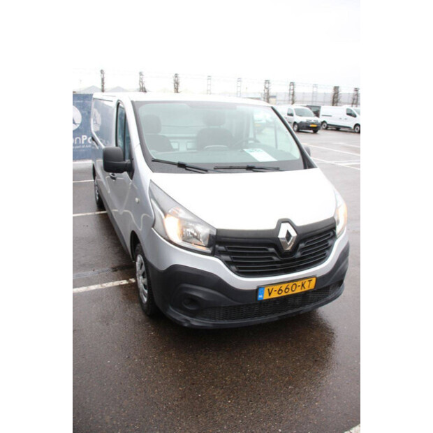 2018 Renault Trafic-44910832