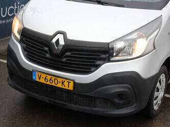 2018-renault-trafic-1404557-44910835