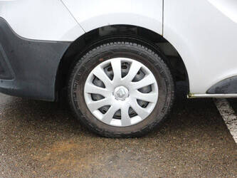 2018-renault-trafic-1404557-44910838