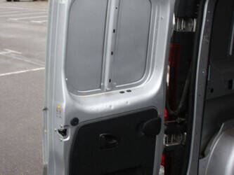 2018-renault-trafic-1404557-44910845