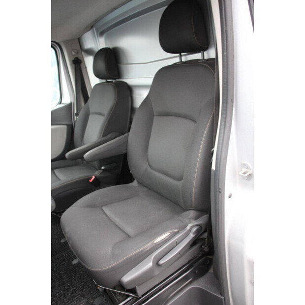 2018 Renault Trafic-44910861