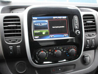 2018-renault-trafic-1404557-44910868