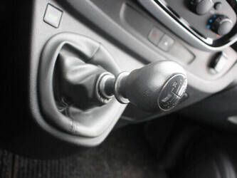 2018-renault-trafic-1404557-44910869