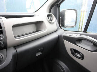 2018-renault-trafic-1404557-44910872