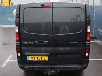 2016-renault-trafic-1404559-44910923