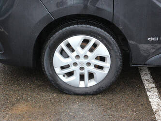 2016-renault-trafic-1404559-44910931