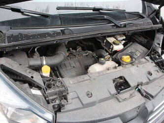 2016-renault-trafic-1404559-44910950