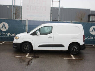 2020-opel-combo-1404560-44910967