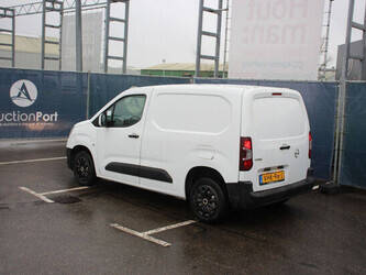 2020-opel-combo-1404560-44910968