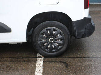 2020-opel-combo-1404560-44910975