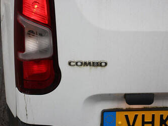 2020-opel-combo-1404560-44910977