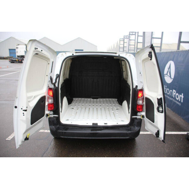 2020 أوبل COMBO-44910979