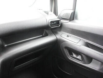 2020-opel-combo-1404560-44911006