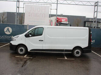 2018-renault-trafic-1404561-44911008