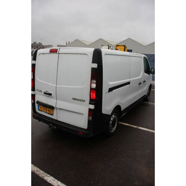2018 Renault Trafic-44911011