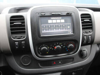 2018-renault-trafic-1404561-44911017