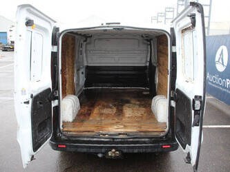 2018-renault-trafic-1404561-44911027