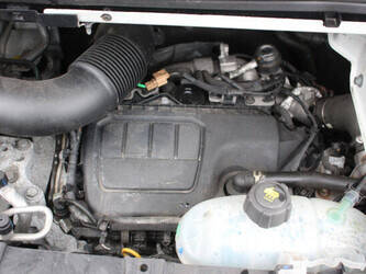 2018-renault-trafic-1404561-44911048