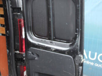 2015-opel-vivaro-1404562-44911072