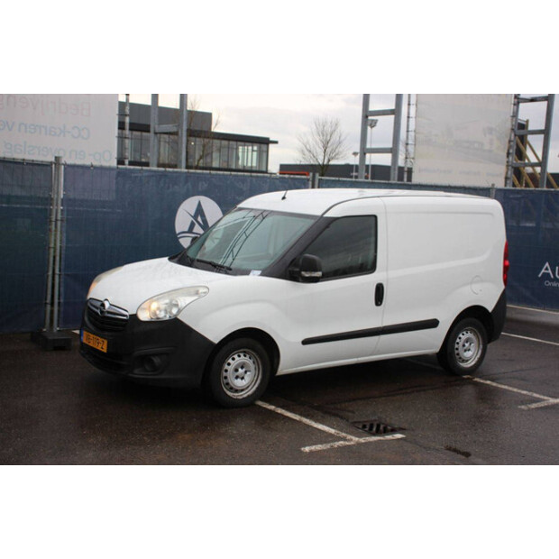 2013 أوبل COMBO-44911103