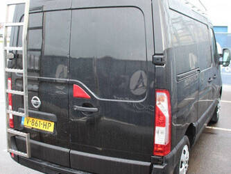 2017-nissan-nv400-1404565-44911190