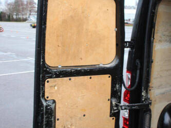 2017-nissan-nv400-1404565-44911203